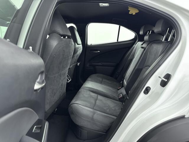 Lexus Ux 300h Urban Line | Parkeersensoren | Adaptive Cruise | Carplay |