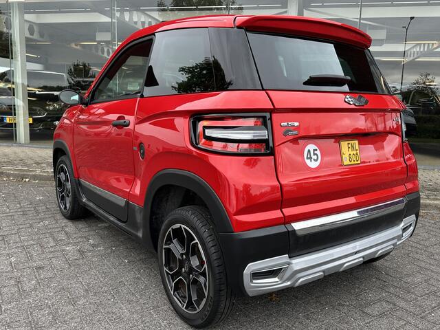 Ligier JS60 Brommobiel Chic Sun | Airco | stuurbekrachtiging | Camera (brommobiel)