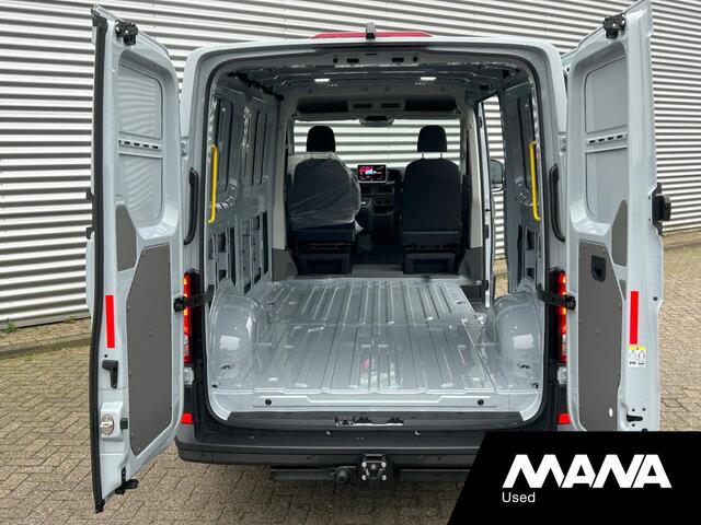 MAN TGE 35 2.0 L3H2 3.180 180PK Automaat 4x4 LED Camera Sensoren Car-Play Trekhaak Cruise