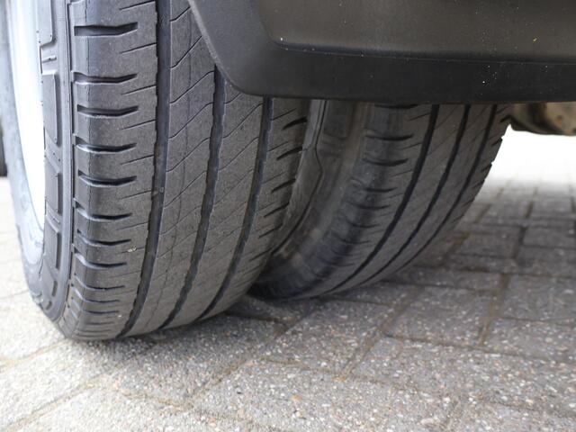 MAN TGE 50 5.180 2.0 180 PK AUT. DUBBEL LUCHT + 3500 KG TH + 230V | WERKPLAATSINRICHTING | CAMERA | NAVIGATIE