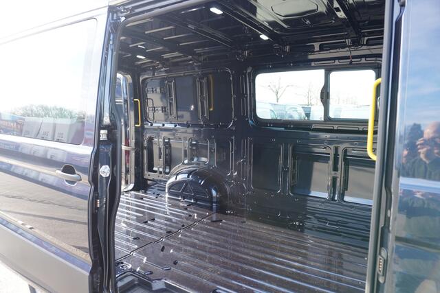 MAN TGE 3.140 | L3H2 | Aut | FACELIFT | Commander BOMVOL! | ACC | App-Connect | Camera | Stoel- en Stuurverwarming | Trekhaak | Dubbele cabine