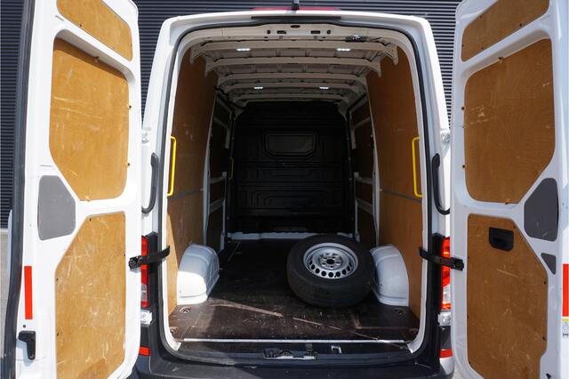 MAN TGE 3.180 | AUT | 2x Schuifdeur | App-Connect | Cruise | Camera | Trekhaak | Carbolt & Bearlock