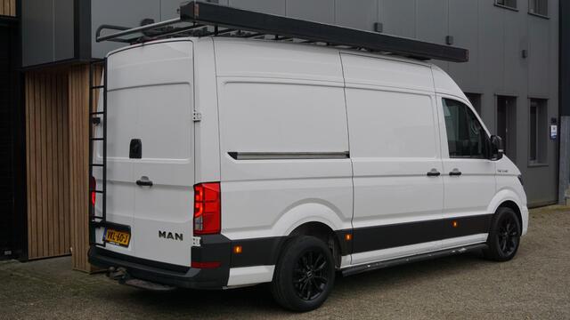 MAN TGE 35 2.0 TDI 140pk DSG L3H3 3-Zits Navi 17inch Trekhaak Geveerde Stoel *Imperiaal & Luxe inrichting laadruimte* *NL MAN* 117809km!