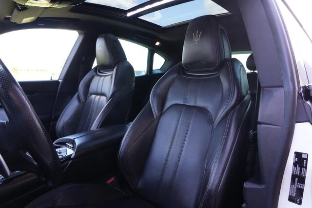 Maserati Levante 3.0 V6 D AWD 275pk Panoramadak/Stoelverwarming/360Camera