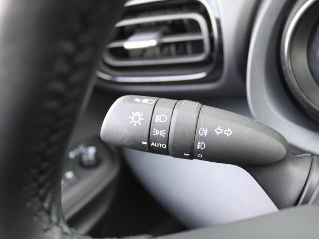 Mazda 2 Hybrid 1.5 Agile | Comfort pakket | 15" LM | Stoelverwarming | Apple Carplay / Android Auto |