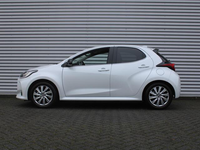 Mazda 2 Hybrid 1.5 Select | 16" LM | Stoel- & stuurverwarming | HUD | Camera | Dodehoek sensor |