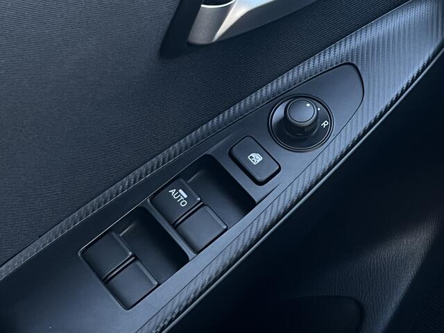 Mazda 2 1.5 SkyActiv-G 90 Homura | LED | Carplay | Camera | Dodehoek