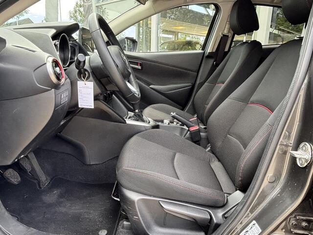Mazda 2 1.5 Skyactiv-G Sportive 1e Eig., Dealer Ondh., Airco, Cruise Controle, Navigatie, Apple Carplay/ Android Auto, A.Rij-Camera, Lichtmetaal met All-Seasons banden.