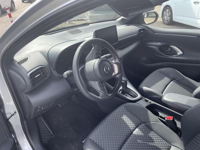 Mazda 2 Hybrid 1.5 Homura , Demovoordeel ¤ 3.000,-, Automaat, Apple Carplay, Clima, Adap.Cruise, LMV 17 Inch, Camera, PDC, Stuur/Stoelverwarming