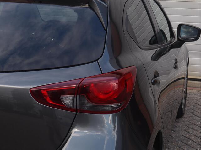 Mazda 2 1.5 Skyactiv-G Luxury KEYLESS | STUUR/STUURVERWARMING | CAM | CRUISE | LAGE KM-STAND