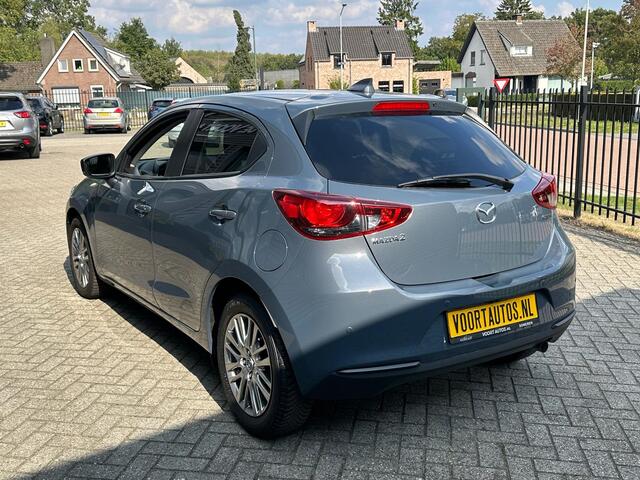 Mazda 2 1.5 Skyactiv-G Luxury | Navigatie | Camera | Apple Carplay | Stoelverwarming | Lichtmetalen Velgen 16" | PDC |