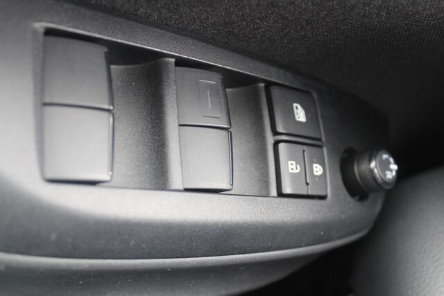 Mazda 2 Hybrid 1.5 Agile Toyota Yaris l Apple Carplay/ Android auto l Keyless l Automaat l Cruise control l Stuur- en Stoelverwarming VDL auto