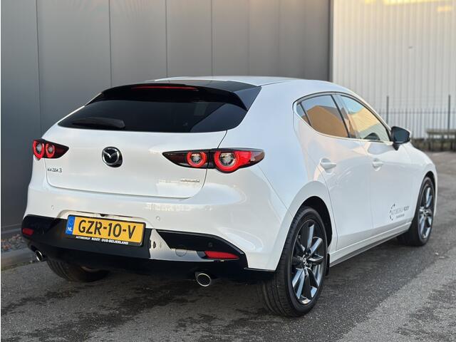 Mazda 3 2.5 e-SkyActiv-G Exclusive-line