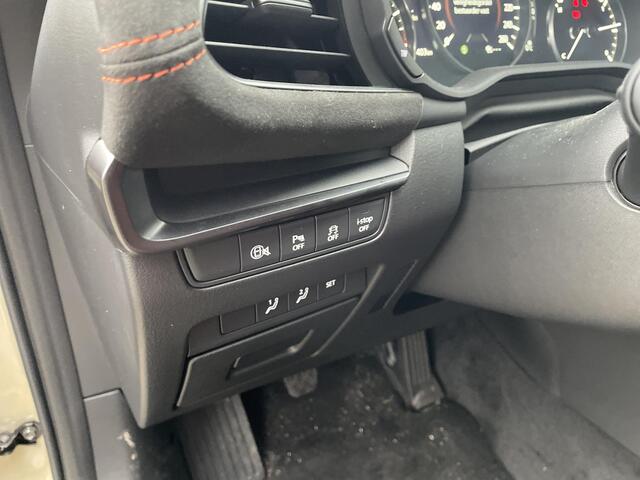 Mazda 3 HB 2.0 e-SkyActiv-G 150 M Hybrid Nagisa , Demovoordeel ¤ 3.040,-, Bruin Leder, Bose, Navi, Adap.Cruise, Clima, Apple Carplay, Camera, PDC, HUD, Stoelverwarming, 18" LMV