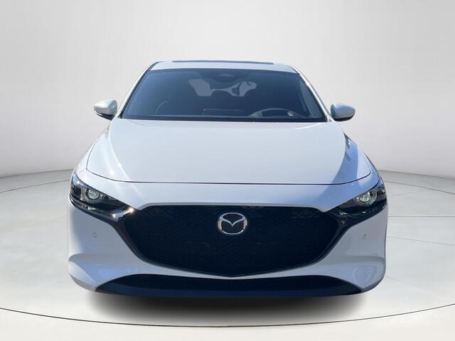 Mazda 3 2.0 e-SkyActiv-X M Hybrid 186 Takumi | Sunroof Pack | Rood leder | Model 2025 | Uit voorraad leverbaar |