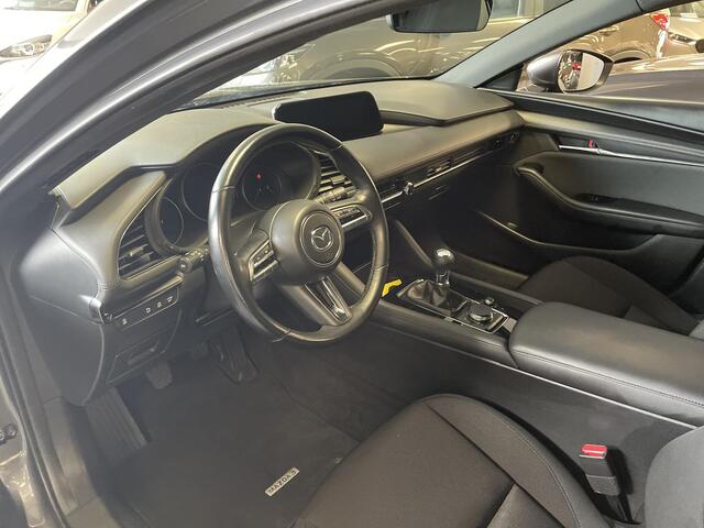 Mazda 3 2.0 e-SkyActiv-G M Hybrid 150 Sportive , Adap Cruise, Clima, HUD, PDC, Stoelverwarming, Stuurverwarming, Camera, Navi, Apple Carplay