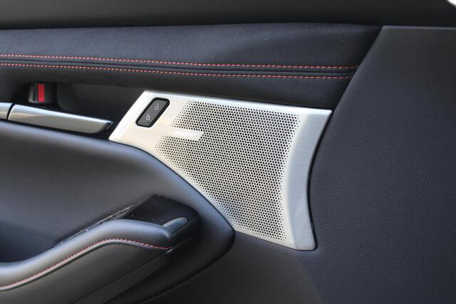 Mazda 3 HB 2.0 e-SkyActiv-X 186 M Hybrid Nagisa , Demovoordeel ¤3.740,-, Bruin Leder, Bose, Navi, Adap.Cruise, Clima, Apple Carplay, Camera, PDC, HUD, Stoelverwarming, 18" LMV