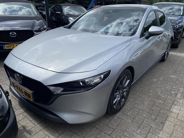 Mazda 3 2.0 e-SkyActiv-G M Hybrid 122 Comfort , Automaat, LMV 18 Inch, HUD, Zwart dak, Stuurverwarming, Stoelverwarming, Clima, stoffen bekleding, Apple Carplay, PDC, Camera, Navi, Adap. Cruise