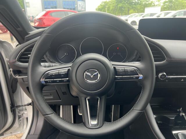 Mazda 3 2.5 e-SkyActiv-G M Hybrid 140 Homura | AEROPAKKET | APPLE CARPLAY | DODEHOEKDETECTIE | ADAPTIEF CRUISE CONTROL | HEAD UP | 18 INCH LM | DEMO | *6 JAAR FABRIEKSGARANTIE |