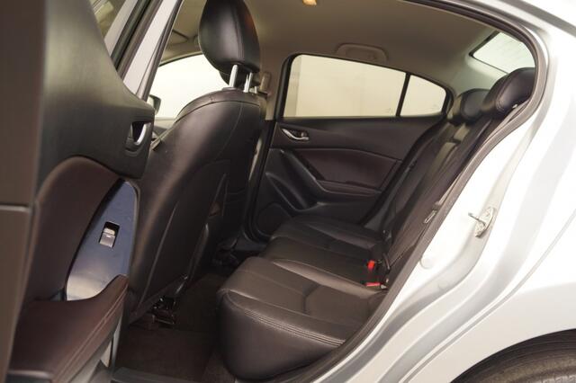 Mazda 3 2.0 SkyActiv 120pk GT-M -LEER-HUD-CAM-NAVI-PDC-