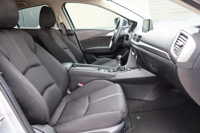 Mazda 3 2.0 S.A. 120 SKYLAESE, NAVI, 18 INCH, STOELVERWARMING ENZ...