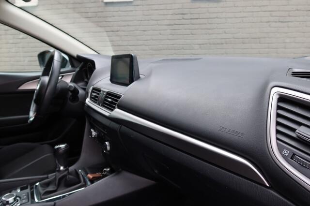 Mazda 3 2.0 S.A. 120 SKYLAESE, NAVI, 18 INCH, STOELVERWARMING ENZ...