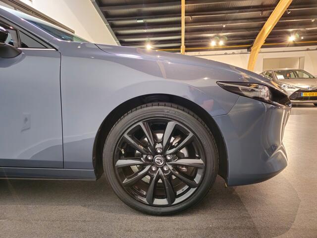 Mazda 3 2.0 e-SkyActiv-G M Hybrid 150 Homura - Stoelverwarming - Apple Carplay/ Android Auto - Adaptive Cruise - Bose audio - Headup display - Afneembare trekhaak