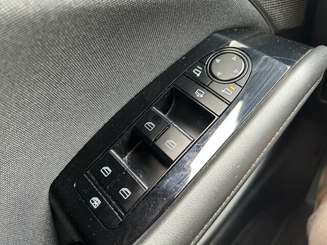 Mazda 3 2.0 e-SkyActiv-X M Hybrid 180 Comfort met Bose | Automaat | Head-up display | Navigatie |