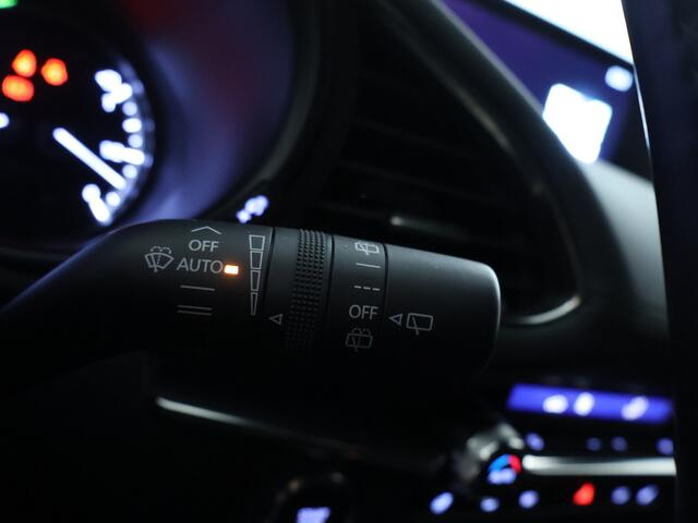 Mazda 3 2.0 e-SkyActiv-X M Hybrid 180 Luxury | Trekhaak | BOSE | Leder |