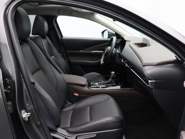 Mazda CX-30 2.0 e-SkyActiv-X M Hybrid Luxury | Stuur en Stoelverwarming | Head-up Display | Keyless Entry | Elektrische Achterklep |