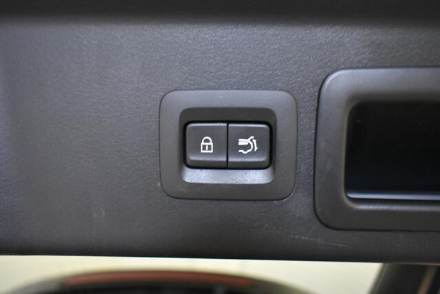 Mazda CX-30 2.0 e-SkyActiv-X M Hybrid Luxury 360º Cam Leer El-Aklep + Stoelen Navi Dhoek Detectie