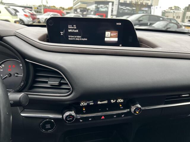 Mazda CX-30 2.0 e-SkyActiv-X M Hybrid Luxury | Apple Carplay/Android Auto | Stoel/stuurverwarming | Elektrische verstelbare stoelen met geheugen | Elektrische achterklep | Adaptief Cruise Control |