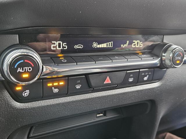 Mazda CX-30 2.0 e-SkyActiv-X M Hybrid Luxury / 1e Eigenaar / Lederen Bekleding / Afneembare Trekhaak / Elektrisch Bedienbare Bestuurdersstoel met Geheugen / Bose Audio / Adaptief Cruise Control / Stoel & Stuurverwarming / Navigatie / Apple Carplay & Android Auto /