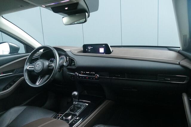 Mazda CX-30 2.0 e-SkyActiv-X M Hybrid Comfort met 18inch&Leer | HEAD-UP | TREKHAAK | LEDEREN BEKLEDING | ELEC.A-KLEP | RIJKLAARPRIJS |