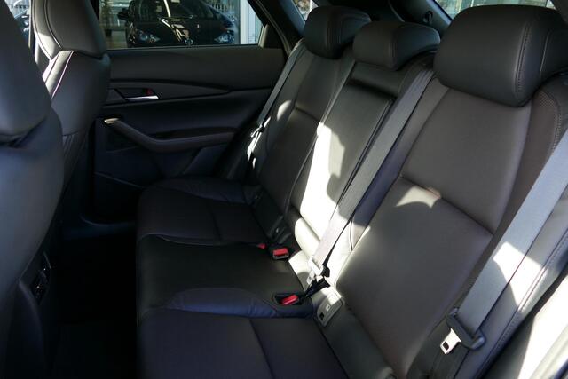 Mazda CX-30 2.0 e-SkyActiv-X M Hybrid Luxury | Trekhaak | Camera | Stuurverwarming | Rijklaarprijs