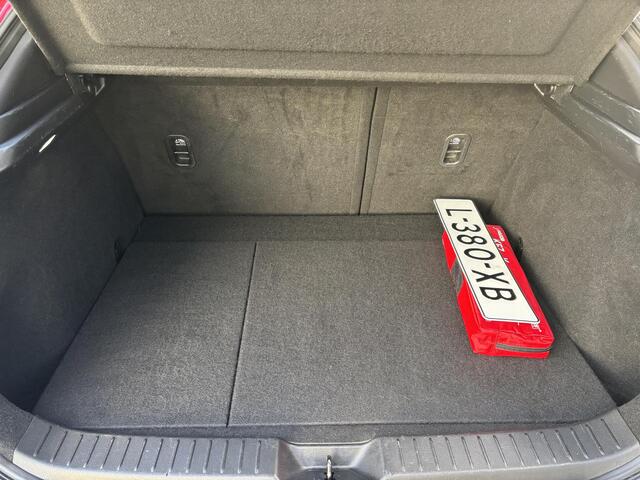 Mazda CX-30 2.0 e-SkyActiv-X M Hybrid Luxury NL-Auto, 1e Eig., Dealer Ondh, Automaat, Navigatie, Apple Carplay/ Android Auto, Bose Audio, A-Rij-Camera, Ad. Cruise Controle, Leer, Stoel verw., Stuur verw., Head-up, All-Seasons, Trekhaak