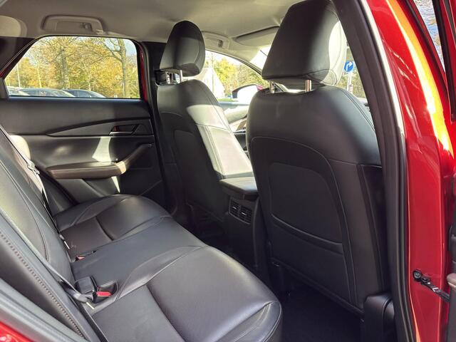 Mazda CX-30 2.0 e-SkyActiv-X M Hybrid Luxury NL-Auto, 1e Eig., Dealer Ondh, Automaat, Navigatie, Apple Carplay/ Android Auto, Bose Audio, A-Rij-Camera, Ad. Cruise Controle, Leer, Stoel verw., Stuur verw., Head-up, All-Seasons, Trekhaak