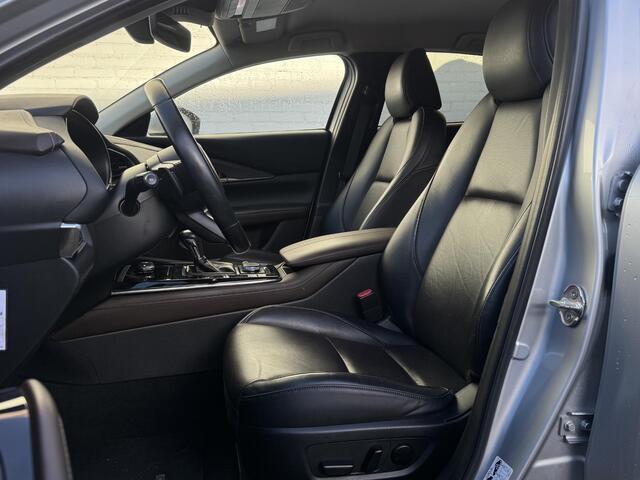 Mazda CX-30 2.0 e-SkyActiv-G M Hybrid Comfort / Trekhaak / BOSE / 360 Camera /Adaptieve Cruise Control / Head-up display / Navigatie / Stoel & Stuurverwarming / Lederen bekleding / Apple Carplay & Android Auto / Dodehoek detectie /