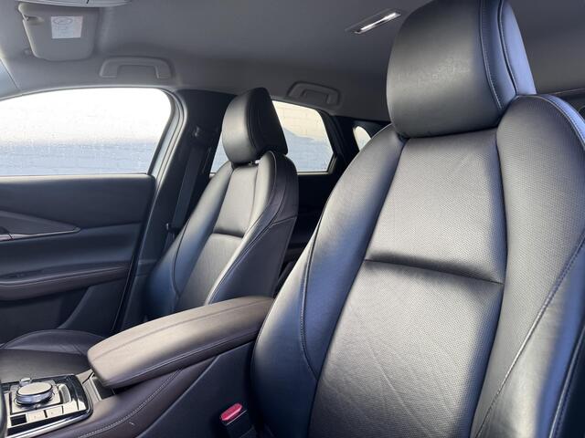 Mazda CX-30 2.0 e-SkyActiv-G M Hybrid Comfort / Trekhaak / BOSE / 360 Camera /Adaptieve Cruise Control / Head-up display / Navigatie / Stoel & Stuurverwarming / Lederen bekleding / Apple Carplay & Android Auto / Dodehoek detectie /