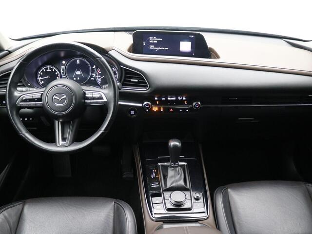 Mazda CX-30 2.0 e-SkyActiv-X M Hybrid Luxury AUTOMAAT / Trekhaak / 1300kg Trekgewicht / Dealeronderhouden / Lederen Bekleding / HUD Display / Adaptieve Cruise Control /