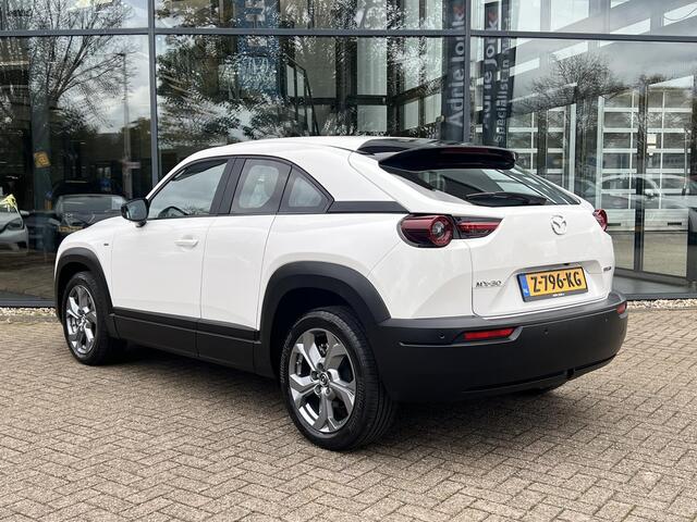 Mazda MX-30 e-SkyActiv EV 145 Prime-line 36 kWh AUTOMAAT | PARKEERSENSOREN V+A | DODEHOEKDETECTIE | ACHTERUITRIJCAMERA | ADAPT. CRUISE CONTROL | KEYLESS | CLIMATE CONTROL | CARPLAY |
