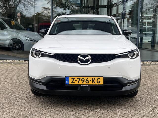 Mazda MX-30 e-SkyActiv EV 145 Prime-line 36 kWh AUTOMAAT | PARKEERSENSOREN V+A | DODEHOEKDETECTIE | ACHTERUITRIJCAMERA | ADAPT. CRUISE CONTROL | KEYLESS | CLIMATE CONTROL | CARPLAY |