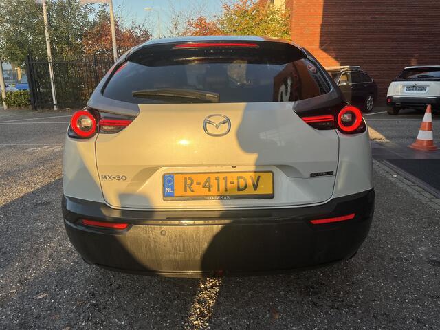 Mazda MX-30 e-SkyActiv 145 First Edition 36 kWh // HEAD-UP DISPLAY // DODEHOEK // ELEK.STOEL+GEHEUGEN // ADAPT. CRUISE // FULL LED //