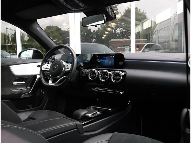 Mercedes-Benz A-KLASSE 250 e AMG line | Night pakket