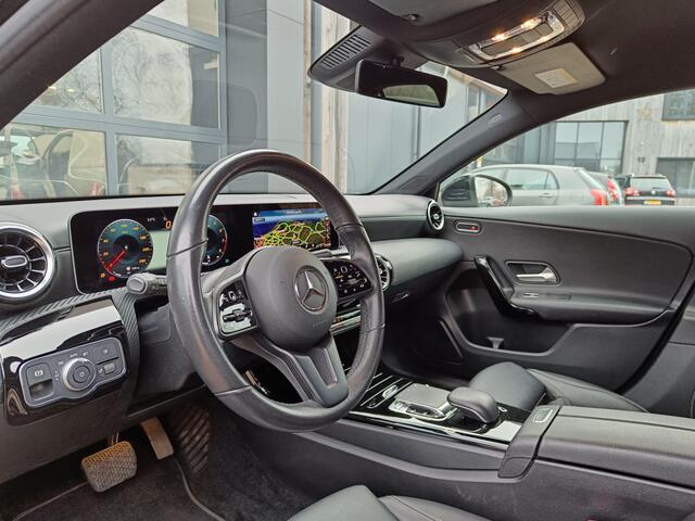 Mercedes-Benz A-KLASSE 200 Business Solution Plus Upgrade Wilde Screen, Navi, Stoelvew. LED/Xenon, Camera