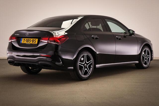 Mercedes-Benz A-KLASSE 250 e Premium Plus | SFEERVERLICHTING | DAB | APPLE | 18"