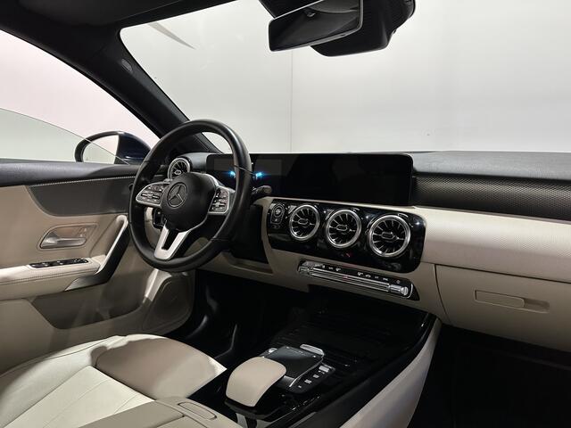 Mercedes-Benz A-KLASSE 200 Luxury Line - Pano / Carplay / Camera / Dodehoek
