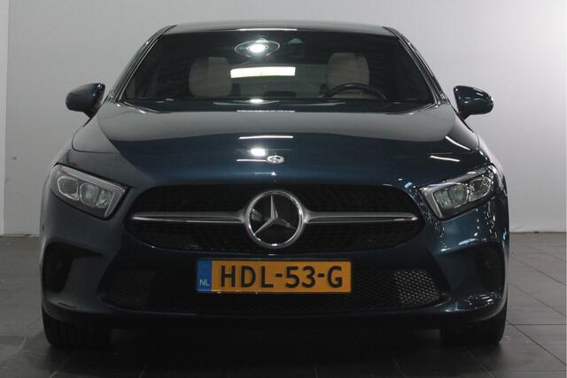 Mercedes-Benz A-KLASSE 200 Luxury Line - Pano / Carplay / Camera / Dodehoek