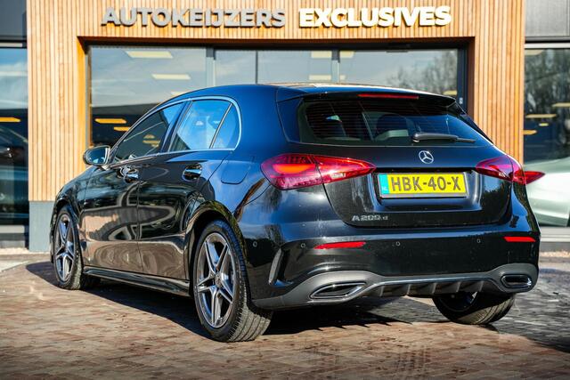 Mercedes-Benz A-KLASSE 200 d AMG Camera Ambient Widescreen Cruise Dode Hoek