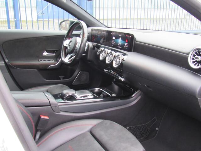 Mercedes-Benz A-KLASSE 180 d Premium Plus AMG Panoramadak